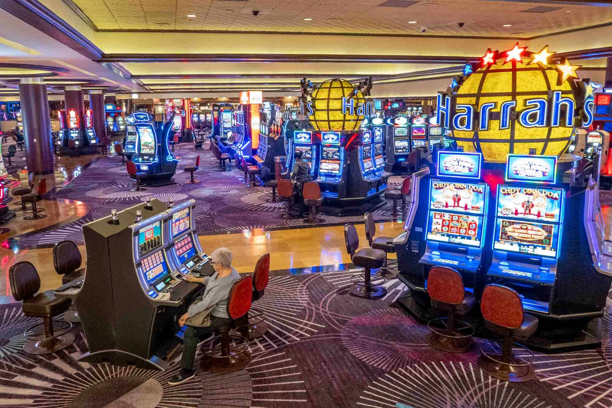 Online Pokerde Algoritmik Avantajlar